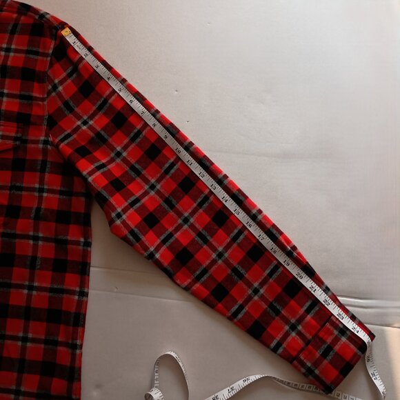 Tilley Plaid Flannel Long Sleeve Button-down Shirt Red Black Gray Men’s Size XL - Picture 12 of 13